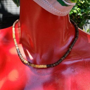 VINTAGE HEISHI COCONUT HAWAIIAN NECKLACE RETRO